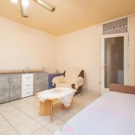 Apartment Fuer 4 Personen Ca 56 Qm In Pula, Istrien Istrische Riviera
